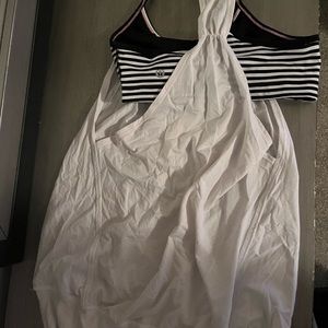 Lululemon workout top w/ built in sports bra